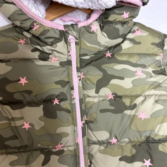 GAP Kids Camo Puffer Zip Up Jacket Size M